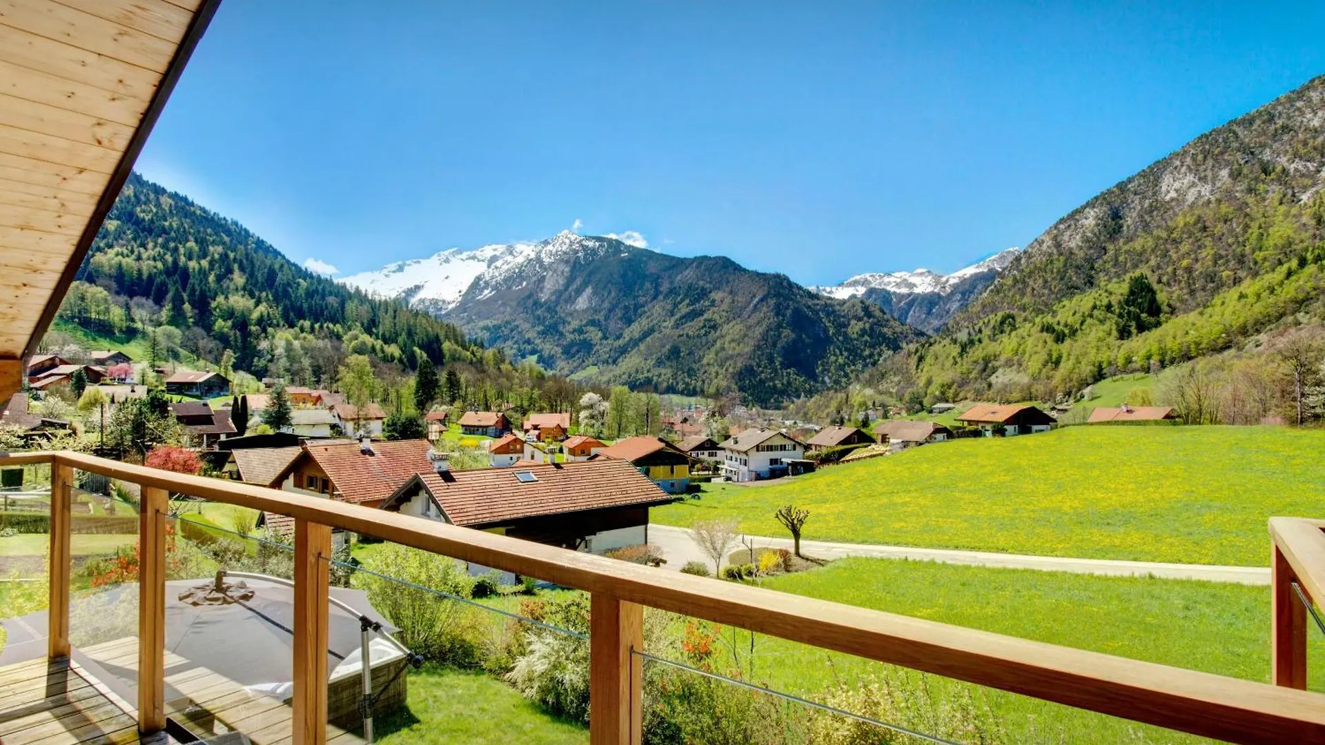 Chalet De Rollon - Ovo Network Thones